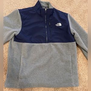Men’s North Face quarter zip XL